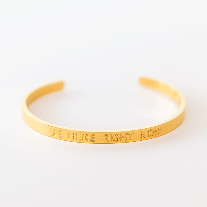 Armreif mit Gravur | vergoldet | Be here right now