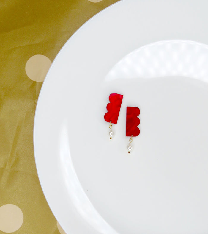Rubinrote Belle Acryl Ohrringe mit Edelstahlstecker