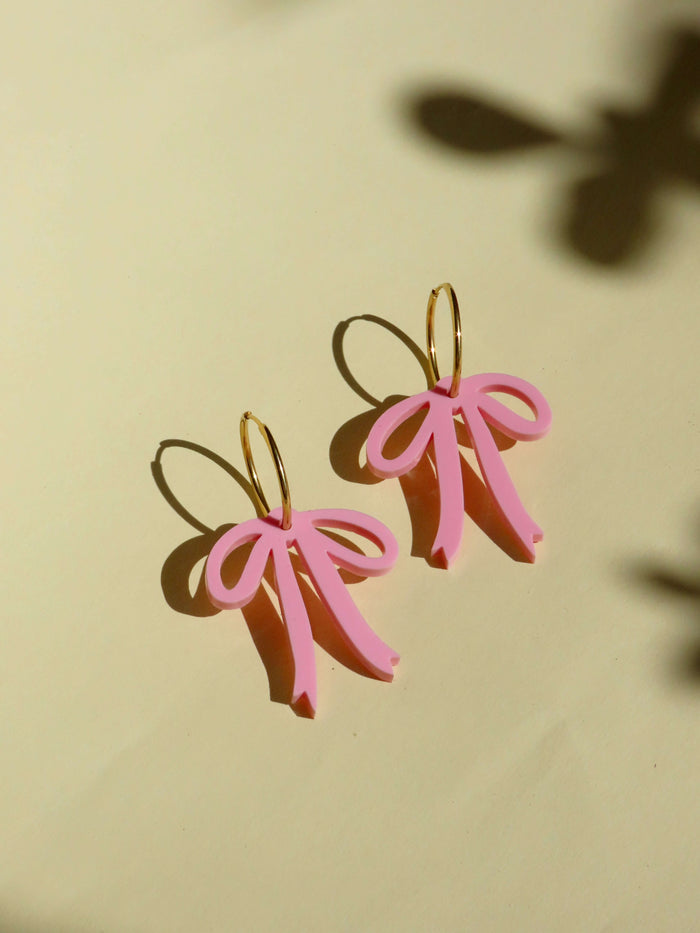 Creolen mit rosa Schleifen – Verspielte Statement-Ohrringe