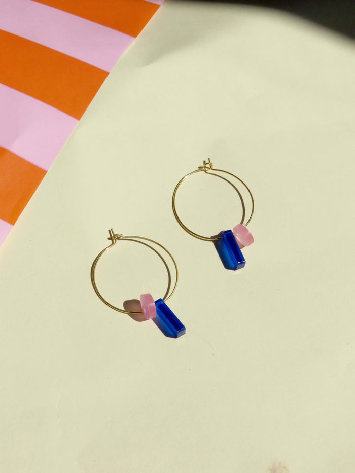 Dots mit Stick Hoops aus vergoldetem Edelstahl in königsblau & eisrosa
